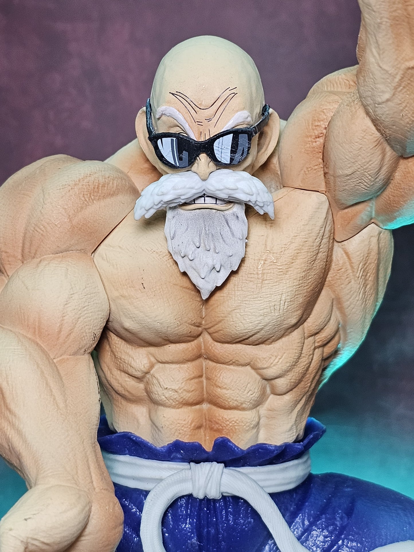 Master Roshi with 2 Head and Stand Heavy Action 29 CM 3/26