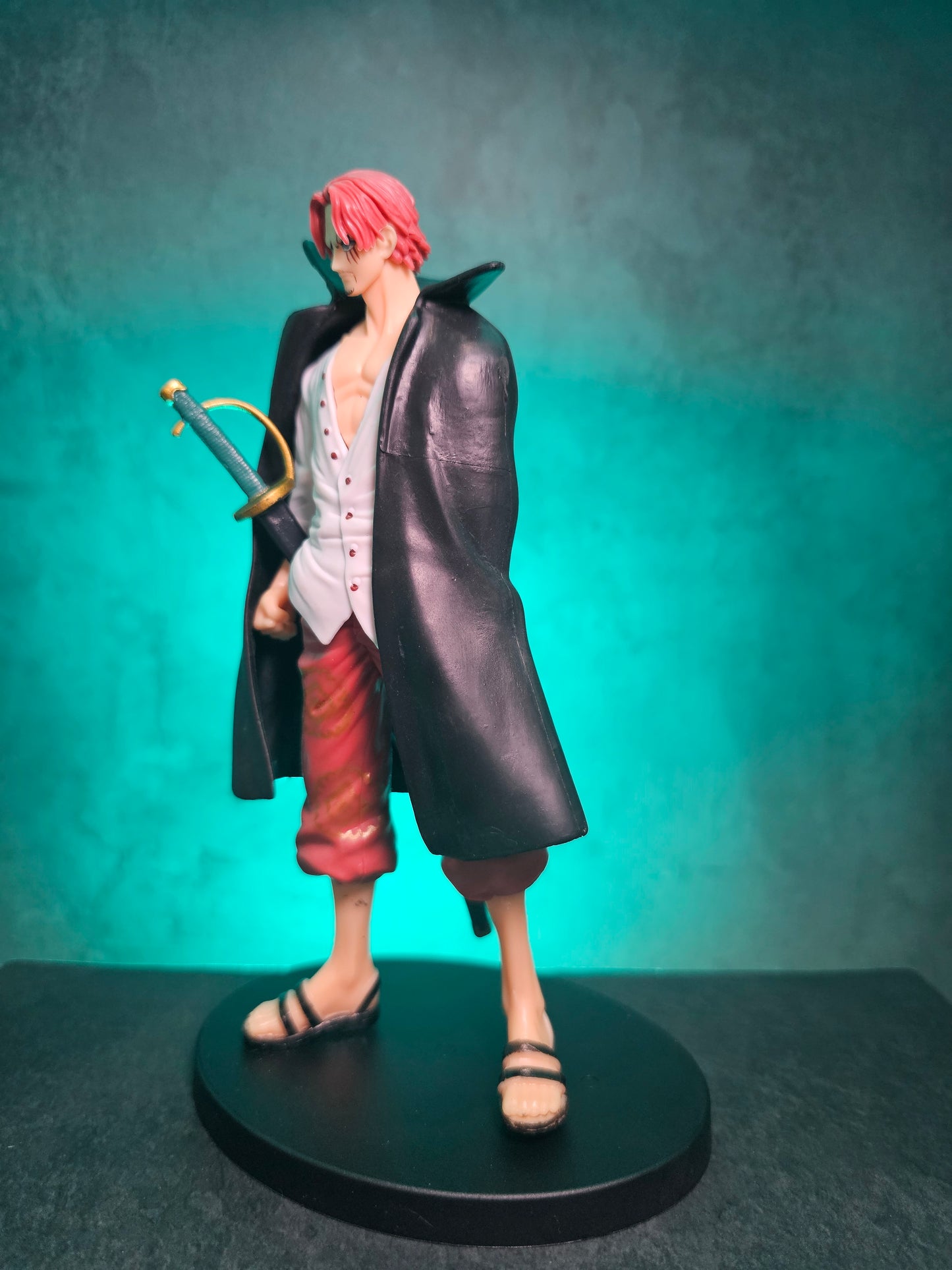 One Piece Shanks Standing 20 CM