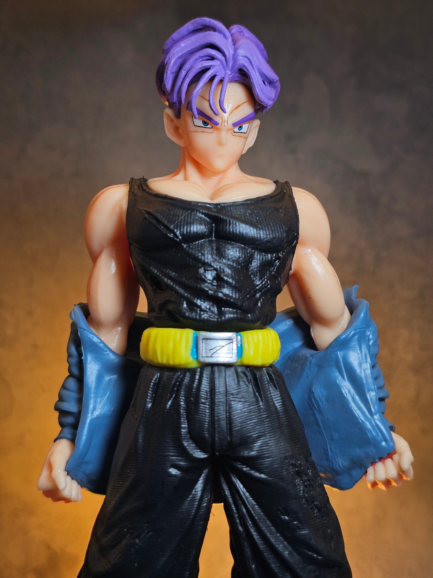 Famous Trunks Standing Figure 20 CM