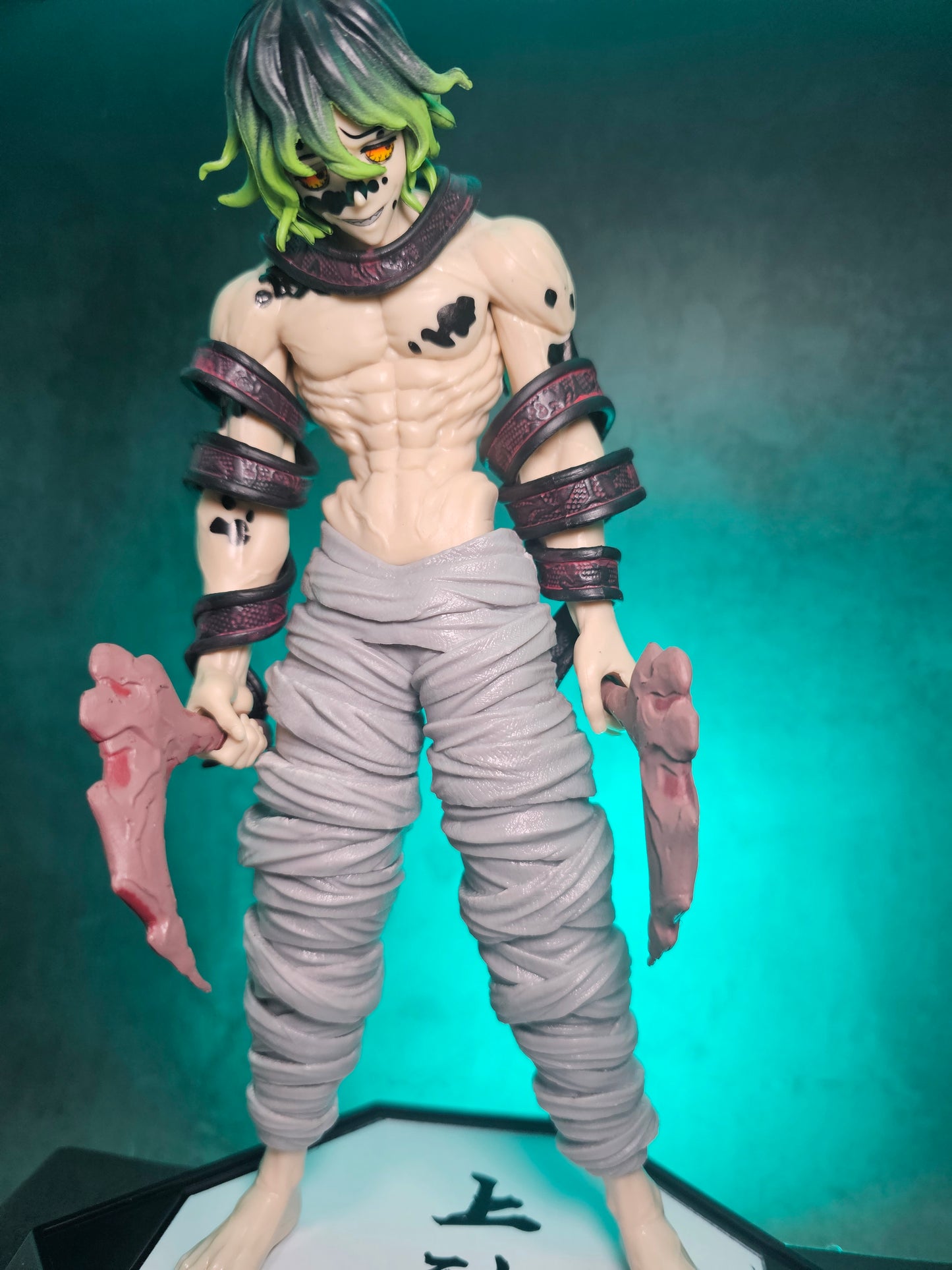 Demon Slayer Kimetsu No Yaiba  Action Figure 30 CM