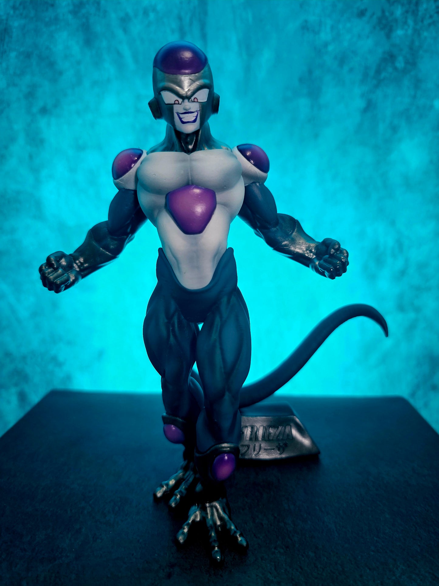 Black Frieza from Dragon Ball Z 20 CM